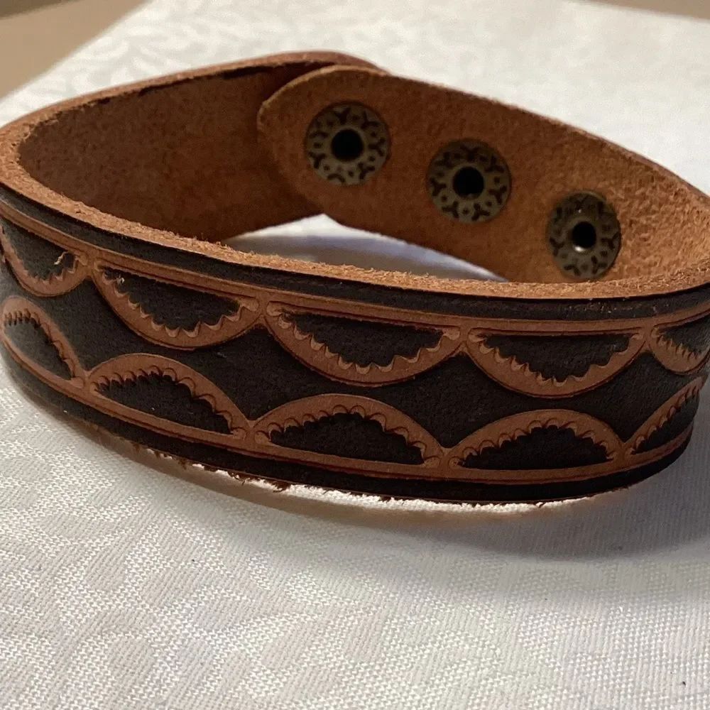 Adjustable Leather Bracelet - Picture 2 of 8